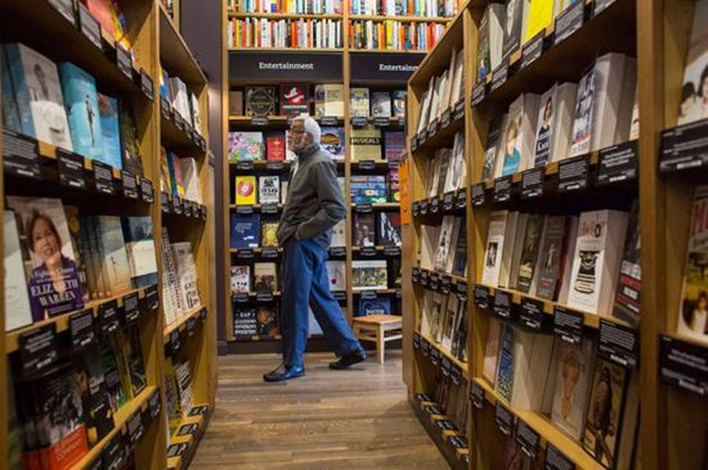 亚马逊将在美国开数百家实体书店 为什么？