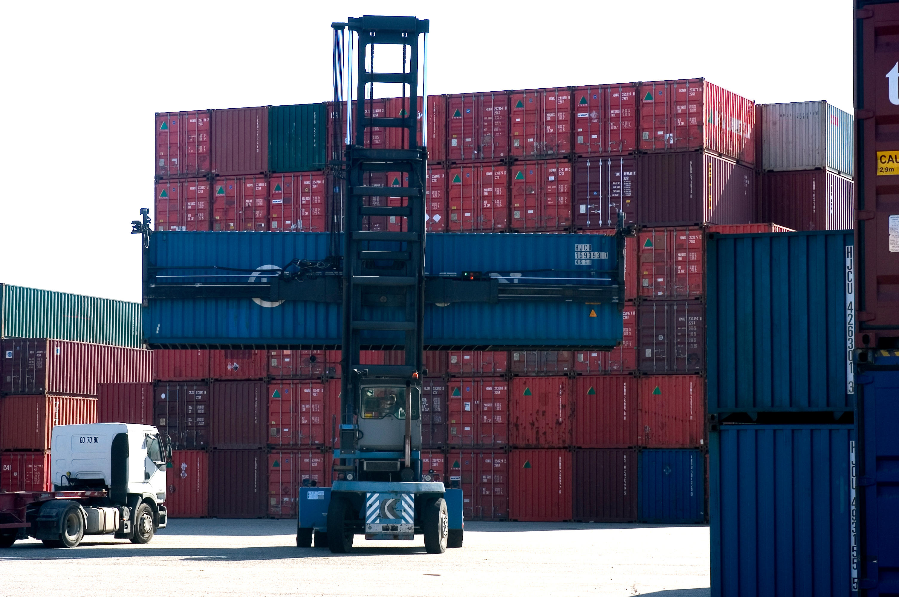 海运一个集装箱到美国费用多少？